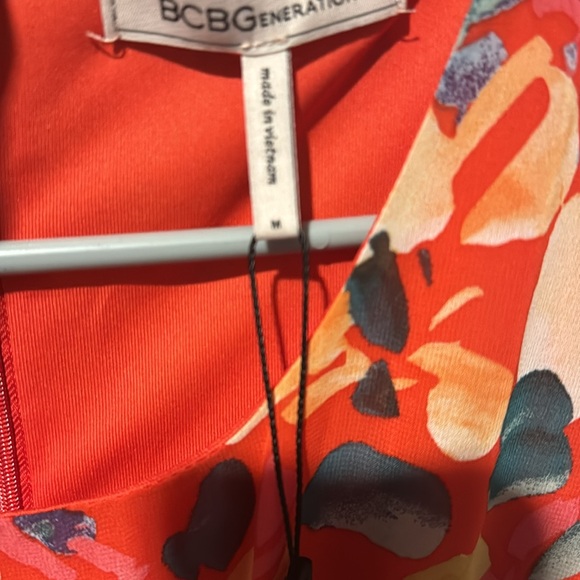 BCBG Generation dress size medium. Back cut out. Floral print - Picture 3 of 5